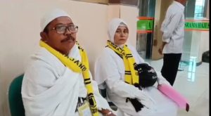 Penjual Tahu Keliling Naik Haji Bersama Sang Istri