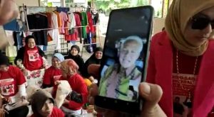 Moment Seru! Ganjar Pranowo Video Call Relawan Bolo Ganjar Jakarta Timur