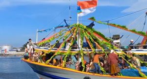Nganter Kajien, Tradisi Kebersamaan Warga Pulau Gili Ketapang Antar Jemaah Haji