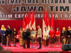 Temui Ribuan Emak-Emak di Surabaya, Ganjar Pranowo akan Kawal Kesejahteraan Perempuan