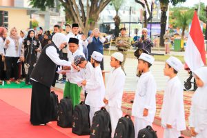 Momen Old & New Hijriyah 1444/1445, Seribu Anak Yatim Terima Santunan Pemprov dan Baznas Jatim