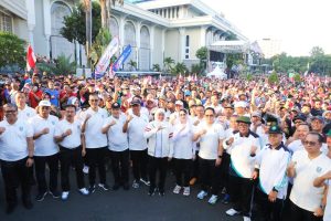 Meriah! Jalan Sehat 1 Muharram Diikuti 48 Ribu Peserta