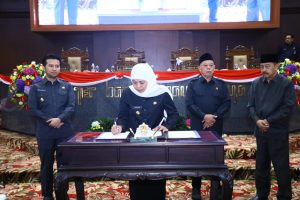 Sah! DPRD Setujui Pertanggungjawaban Pelaksanaan APBD Jatim TA-2022, Gubernur Khofifah: Kinerja Pemerintahan  Berdampak dan Akuntabel