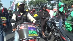 Ribuan Driver Ojol Gelar Aksi Demo Tuntut Persamaan Tarif