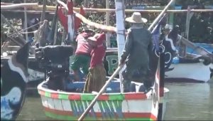 Cuaca Buruk di Perairan Sidoarjo, Ratusan Nelayan Pilih Tidak Melaut