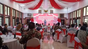 Berkontrbusi Bangun Surabaya Tumbuh Hebat, Eri Cahyadi Beri Penghargaan Sejumlah Pihak