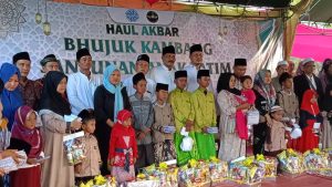 Sampai Menangis dan Mengantre, Begini Cara Warga Madura Memuliakan Anak Yatim