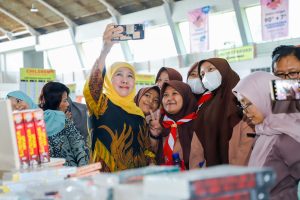 Peringati Hari Aksara Internasional, Gubernur Khofifah Ajak Masyarakat Kurangi Ujaran Kebencian di Tahun Politik