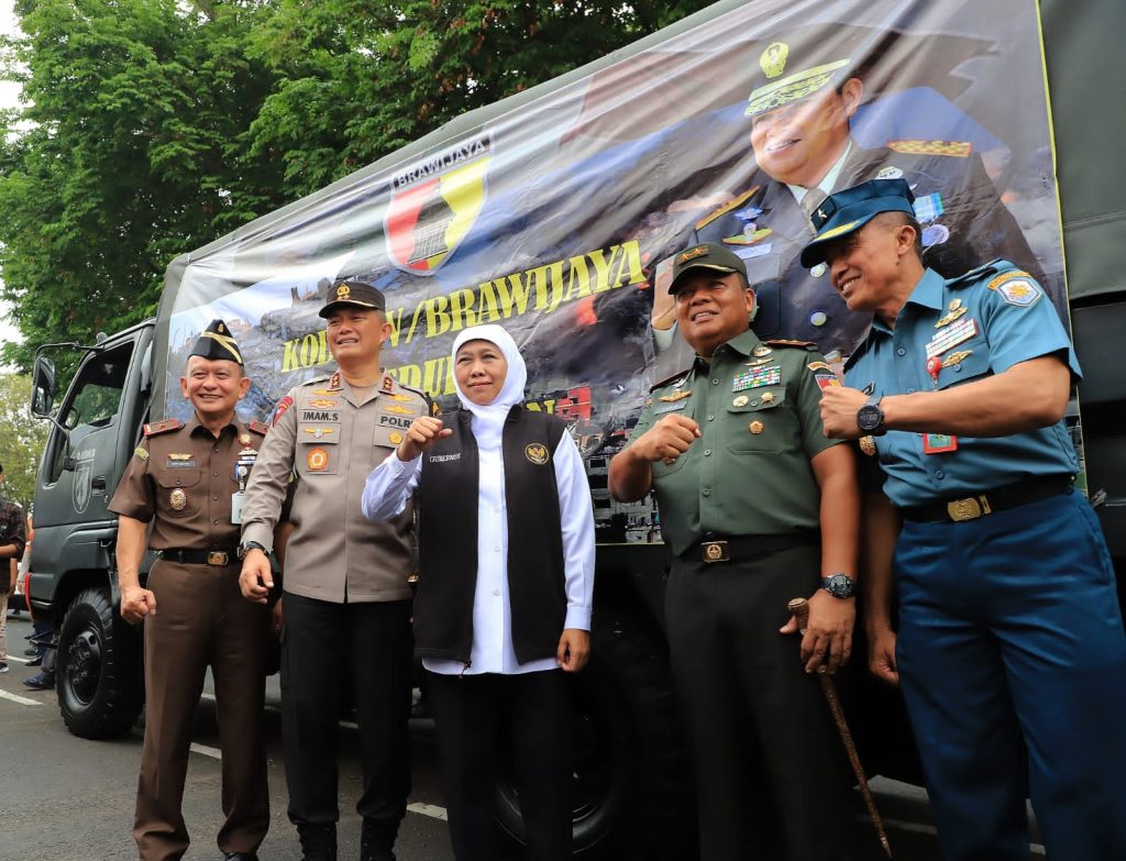 Jatim Berangkatkan 81 Truk Bantuan untuk Palestina, Gubernur Khofifah: Bentuk Solidaritas Bersama, Terima Kasih Seluruh Masyarakat Jatim