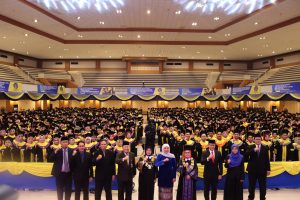 Seminar Nasional Menjadi Titik Awal Wisuda UT Surabaya Periode 2023/2024