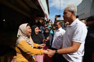 Ganjar Beber Strategi Stabilkan Harga Bahan Pokok Saat Kunjungi Pasar Baru Balikpapan