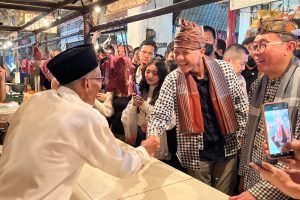 Curhat Pedagang Pasar Bekasi ke Ganjar, Pak Kami Kalah Sama Tiktok Shop