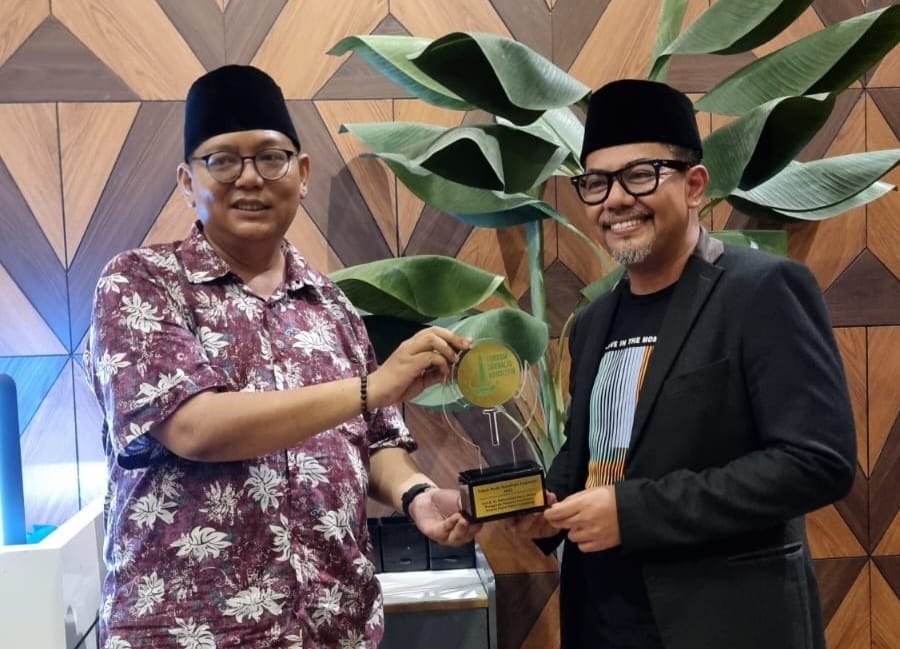 Bangun Ekonomi Pesantren, Gus Haris Dianugerahi Tokoh Muda Nahdliyin Inspiratif oleh FJN