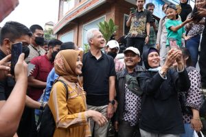 Di Sela Kesibukannya, Ganjar Singgah di Rumah Kelahirannya Sapa Tetangga dan Teman Masa Kecil