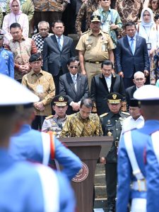 Menhan Prabowo Dampingi Presiden Jokowi Resmikan Graha Utama Akmil, Magelang