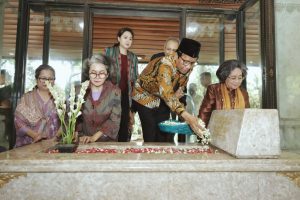 Ziarah ke Makam Proklamator Kemerdekaan, Mahfud MD Teladani Bung Hatta dan Konsep Dwi Tunggal