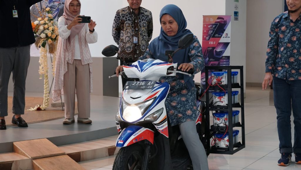 Dorong Perkembangan KLBB, ITS Luncurkan Inovasi Baterai Al-Udara