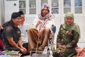 Khofifah dan Gus Miftah Sowan Pengasuh Ponpes Al Falah Ploso Kediri, Do’akan Negara Tenang Tentram