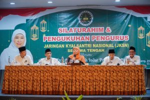 Kukuhkan Pengurus JKSN Se-Jateng, Pesan Khofifah: Kuatkan Ukhuwah Wathaniyah untuk Jaga Kesatuan Bangsa