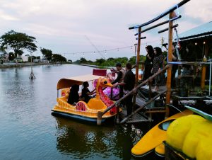 Manfaatkan Tanah Desa, Cafe Nol Kilometer yang Dikelola Kartar Jadi Spot Favorit Ngabuburit