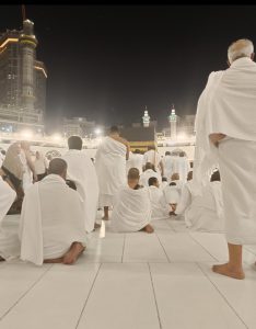 Kemenag Imbau Jemaah Haji Aabaikan Joki Cium Hajar Aswad