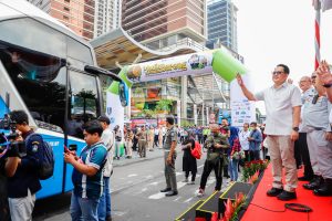 Pj. Gubernur Jatim Adhy Karyono Berangkatkan 96 Bus Mudik Bareng Gratis