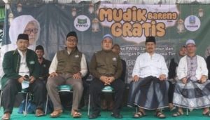 Menerjang Hujan, Pemberangkatan Mudik Bareng PWNU Jatim ke 7 Penjuru