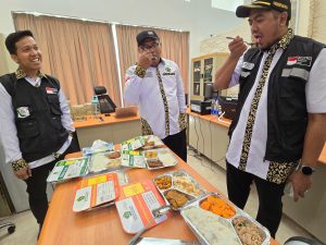 Wajib Tes Rasa Makanan Sebelum Dimakan Jemaah