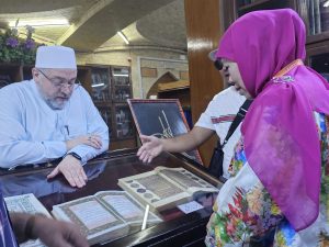 Khofifah Menjelajah Perpustakaan Al Qadiriyah di Baghdad