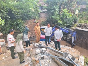 Percepat Pemulihan Dampak Bencana, BPBD Jatim Tinjau Progres Perbaikan Infrastruktur di Kabupaten Magetan dan Madiun