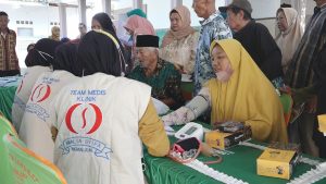 IPARI Kemenag Nganjuk Peduli Dhuafa Gelar Pengobatan Gratis