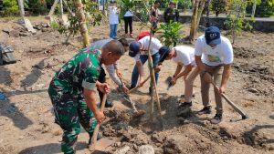 PDAM Surabaya Gandeng Jurnalis & Konten Kreator Lakukan Penghijauan