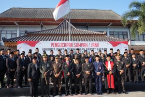 Lima Puluh Anggota DPRD Dilantik, Mas Gondo Hariono Jadi Ketua DPRD Sementara