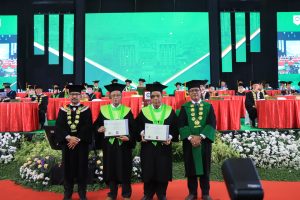 UINSA Anugerahi Doktor Honoris Causa Kepada Dua Kyai Kharismatik