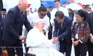 Paus Fransiskus Tiba di Indonesia, Muslimat NU: Selamat Datang, Semoga Kuatkan Persaudaraan Umat Beragama