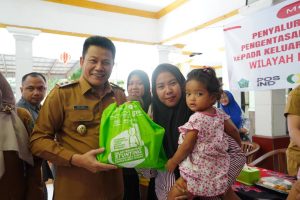 Cegah Stunting, Plt Bupati Subandi Salurkan Ayam dan Telur untuk Warga