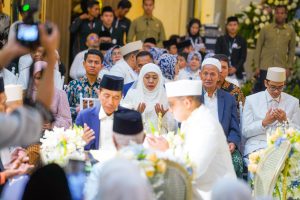 Khidmat dan Meriah! Akad Nikah Putra Khofifah, Presiden Jokowi Jadi Saksi