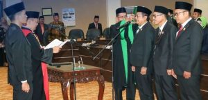 Tiga Pimpinan DPRD Lamongan Resmi Dilantik Diambil Sumpah Janji