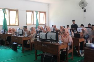 Tingkatkan Kompetensi dan Literasi Digital Guru, Madrasah Islam Syarifatul Ulum Katerban Ngawi Adakan Pelatihan Pemanfaatan Artificial Intelligence (AI)