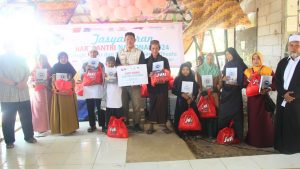HSN 2024, Jurnalis Filantropi Indonesia Bagikan 100 Paket Alquran dan Sembako kepada Santri Dhuafa