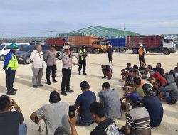 Satlantas Polres Gresik Gelar Edukasi Keselamatan Berkendara bagi Pengemudi Truk PT. KAS Manyar