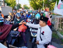 Sambut Ramadan, Setiap Hari PDI Perjuangan Jatim Bagikan 500 Paket Takjil