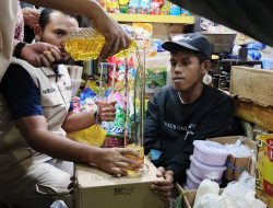 Tim Satgas Pangan Jatim Temukan Kecurangan Volume Minyak Goreng di Pasar Wonokromo