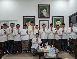Tim Tanfidziyah PWNU Jatim Silaturrahim Syawalan ke Masyayich PWNU