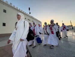 Agar Lebih Nyaman, Jemaah Lansia dan Risti Tetap di Bis saat Niat Umrah di Bir Ali