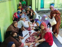 SD Al Islam Surabaya Melatih Siswa Berkurban Sejak Dini, Potong 4 Ekor Sapi