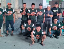 PWNU Jatim Bagikan 600 Bungkus Daging Kurban kepada Warga Sekitar dan Banom/Lembaga