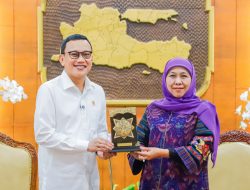 Jatim Jawara Perlindungan PMI, Gubernur Khofifah Raih Penghargaan Nasional dari Menteri BP2MI