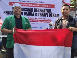 Jelang Hari Kemerdekaan, Yayasan Darul Ibad An Nabawi Membagikan 100 Bendera Merah Putih