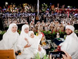 Syukuri 80 Tahun Kemerdekaan RI, Gubernur Khofifah dan Ribuan Masyarakat Jatim Larut Dalam Dzikir, Do’a dan Sholawat Bersama Habib Syech